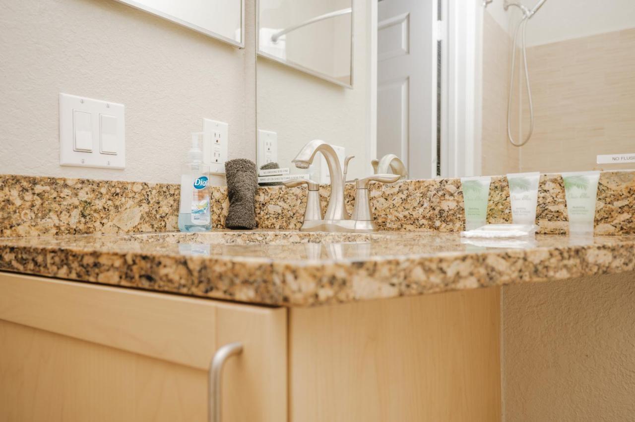 Perfect Resort Condo Free Parking Apartment Tampa